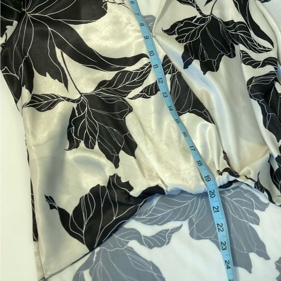 Rinascimento Black and White Leaf Pattern Blouse with feathers - Picture 9 of 10